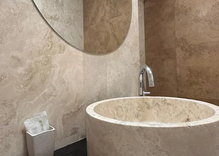 Tudor's Апартаменти